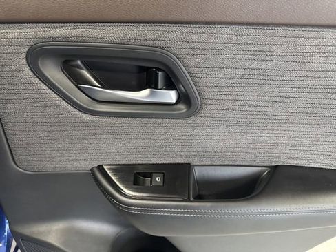 Used 2023 Nissan Rogue SV image 45