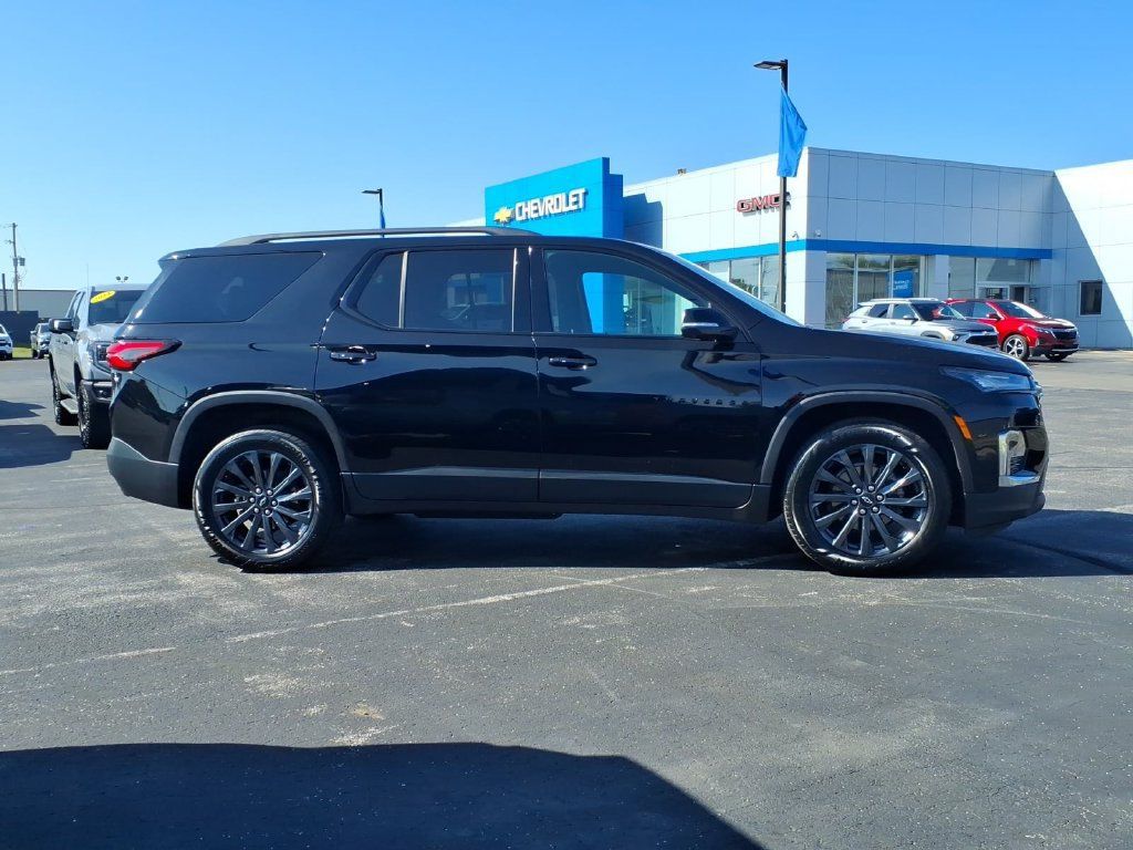 Used 2023 Chevrolet Traverse RS w/ LPO, Floor Liner Package AWD/4WD image 20