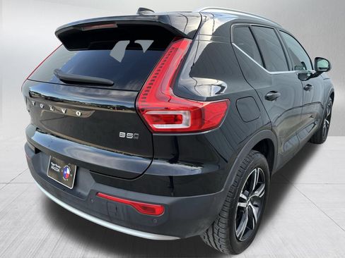 Used 2023 Volvo XC40 B5 Plus AWD/4WD image 9