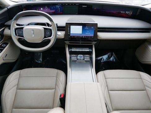 Used 2024 Lincoln Nautilus Premier w/ Equipment Group 102A image 12