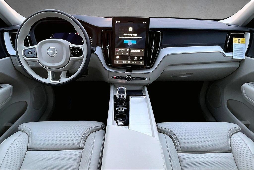 New 2026 Volvo XC60 B5 Ultra w/ Protection Package Premier AWD/4WD image 5