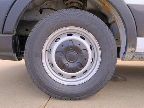 New 2025 Ford Transit 250 148 Medium Roof image 30