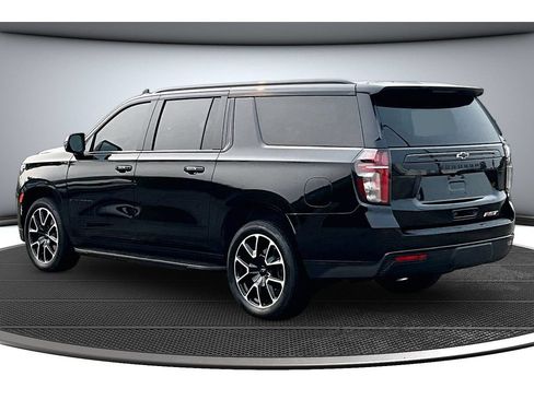 Used 2023 Chevrolet Suburban RST w/ Luxury Package AWD/4WD image 18