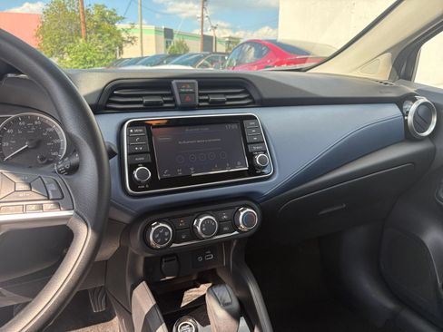 Used 2025 Nissan Versa SV FWD image 17
