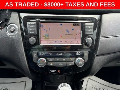 Used 2018 Nissan Rogue SV w/ Premium Package FWD image 22