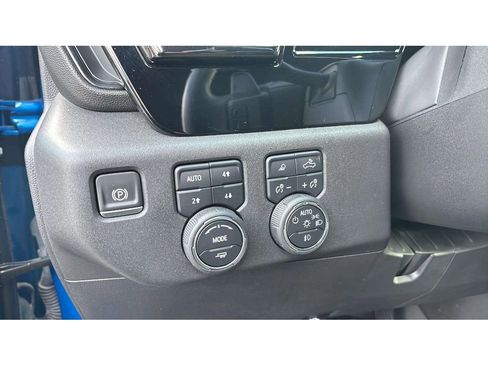 Used 2022 Chevrolet Silverado 1500 ZR2 image 19
