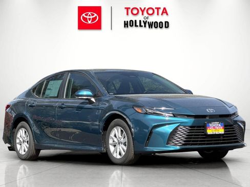 New 2026 Toyota Camry LE image 2