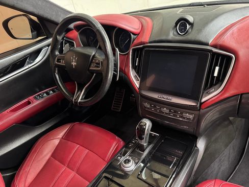 Used 2018 Maserati Ghibli S GranSport image 29