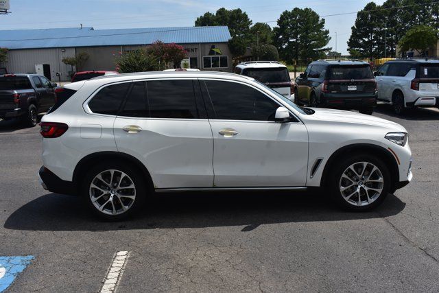 Used 2023 BMW X5 xDrive40i w/ Premium Package AWD/4WD image 4