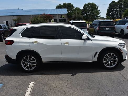 Used 2023 BMW X5 xDrive40i w/ Premium Package AWD/4WD image 4