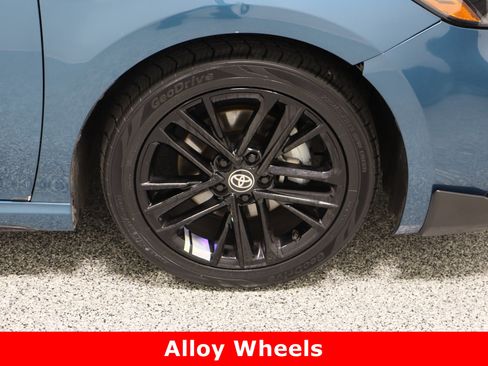 Used 2025 Toyota Camry SE image 5