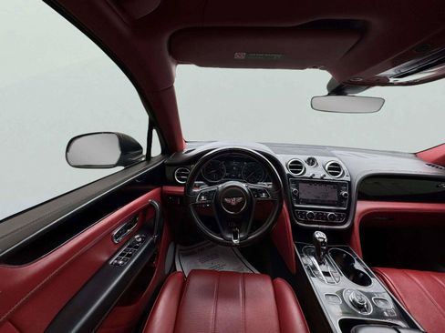 Used 2018 Bentley Bentayga AWD/4WD image 74