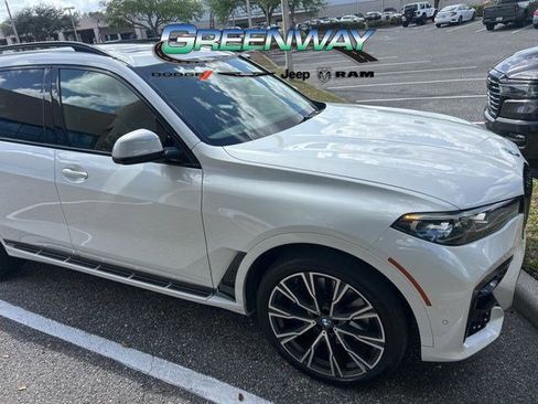 Used 2021 BMW X7 xDrive40i w/ M Sport Package image 9