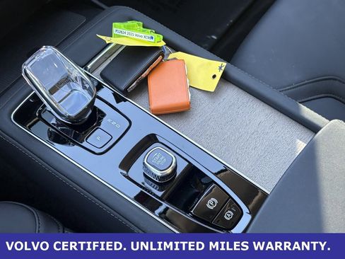 Certified 2025 Volvo XC90 B6 Plus image 20