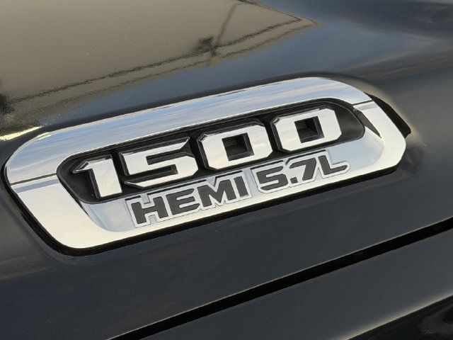 Used 2019 RAM 1500 Laramie AWD/4WD image 9