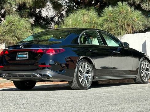 Certified 2025 Mercedes-Benz E 350 4MATIC Sedan image 4