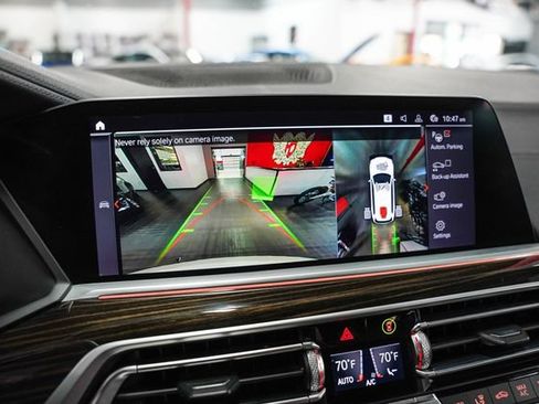 Used 2021 BMW X7 xDrive40i w/ M Sport Package AWD/4WD image 9