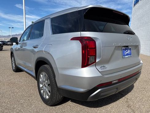 Used 2025 Hyundai Palisade SEL FWD image 3