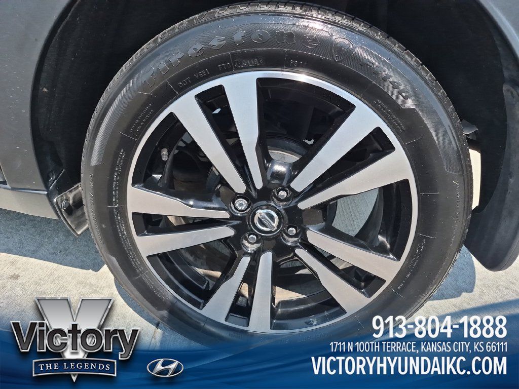 Used 2019 Nissan Kicks SR FWD image 25