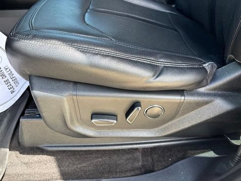Used 2018 Ford Expedition Limited AWD/4WD image 12