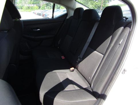 Used 2022 Nissan Sentra SV FWD image 19