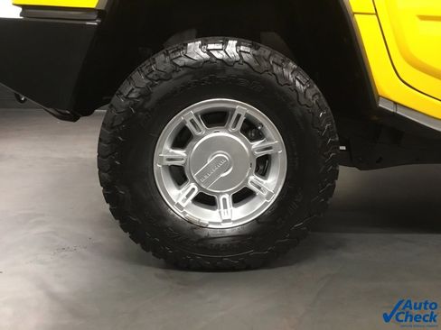 Used 2003 HUMMER H2 w/ Preferred Equipment Group image 17