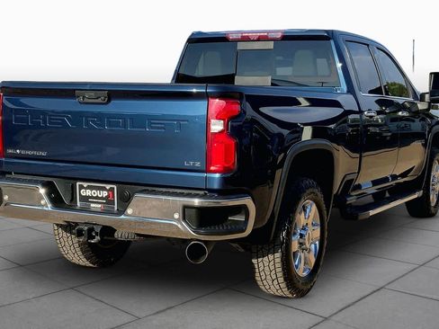 Used 2022 Chevrolet Silverado 2500 LTZ AWD/4WD image 13