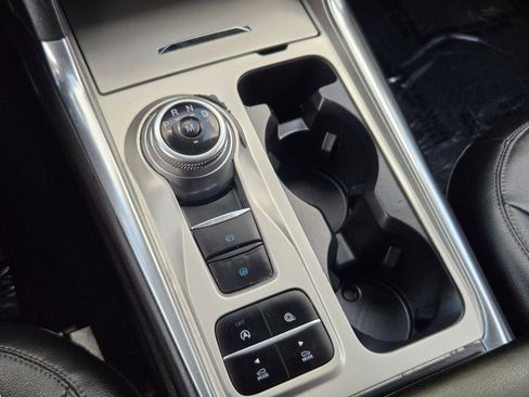 Used 2020 Ford Explorer XLT w/ Equipment Group 202A image 20