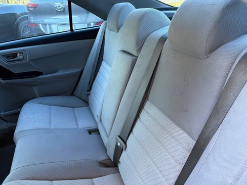 Used 2015 Toyota Camry LE FWD image 18