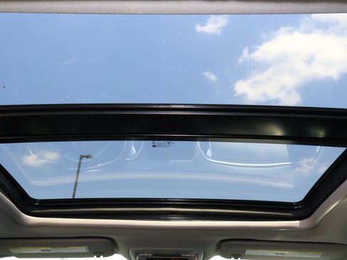 Used 2022 Chevrolet Malibu Premier FWD image 13