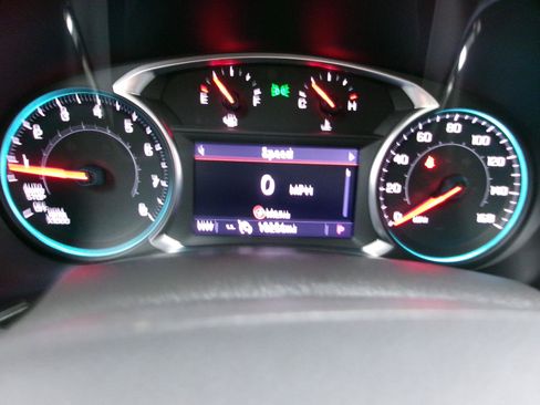Used 2023 Chevrolet Equinox RS w/ RS Leather Package AWD/4WD image 7