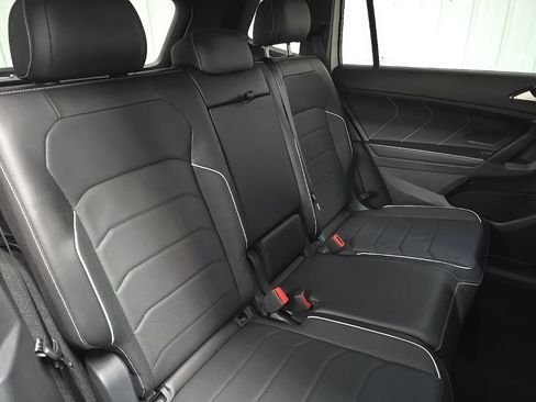 Used 2024 Volkswagen Tiguan SEL R-Line w/ MDO Package, Two-Row AWD/4WD image 19