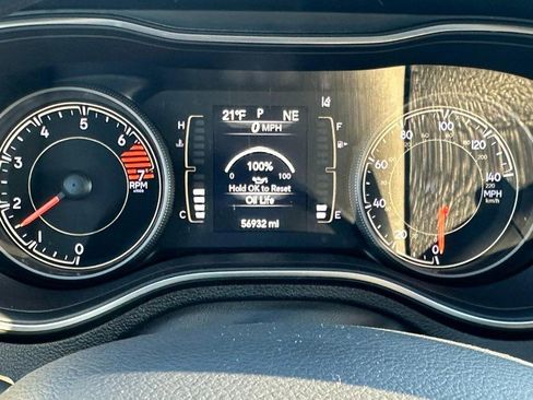 Used 2021 Jeep Cherokee Latitude w/ Mopar Interior Package image 20