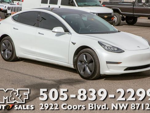 Used 2019 Tesla Model 3 Standard Range image 1