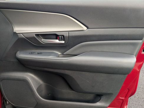 Used 2025 Toyota Grand Highlander AWD image 36