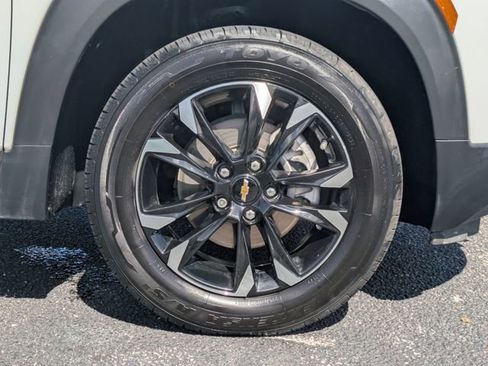 Used 2023 Chevrolet TrailBlazer LT w/ Convenience Package image 11