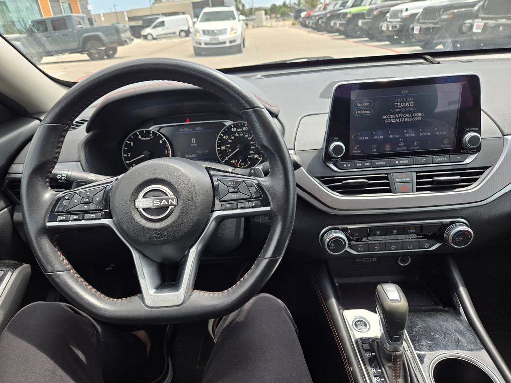 Used 2024 Nissan Altima 2.5 SR FWD image 9