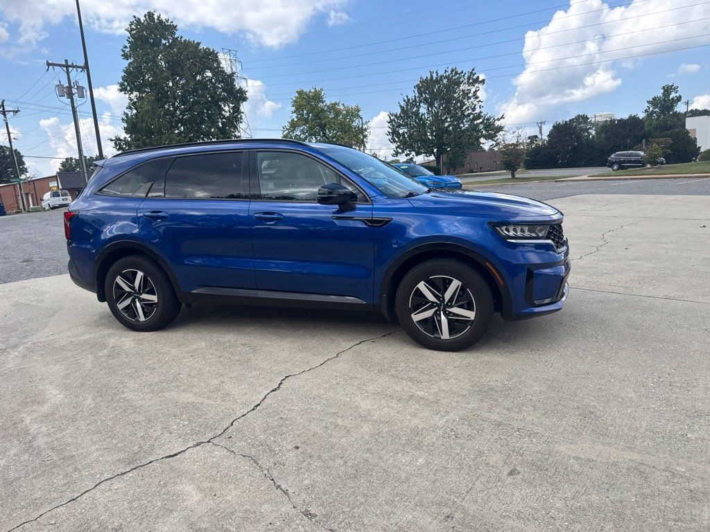 Used 2022 Kia Sorento S FWD image 5