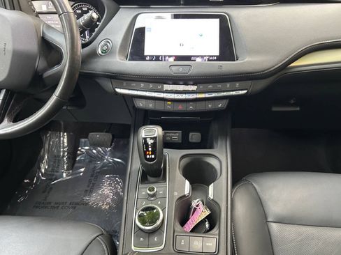 Used 2019 Cadillac XT4 Premium Luxury AWD/4WD image 10
