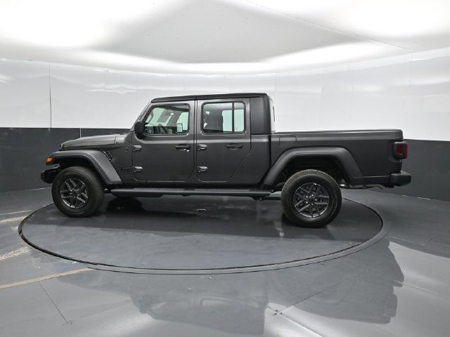 New 2026 Jeep Gladiator Sport AWD/4WD image 8