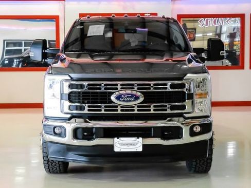 Used 2023 Ford F350 XLT w/ FX4 Off-Road Package AWD/4WD image 9