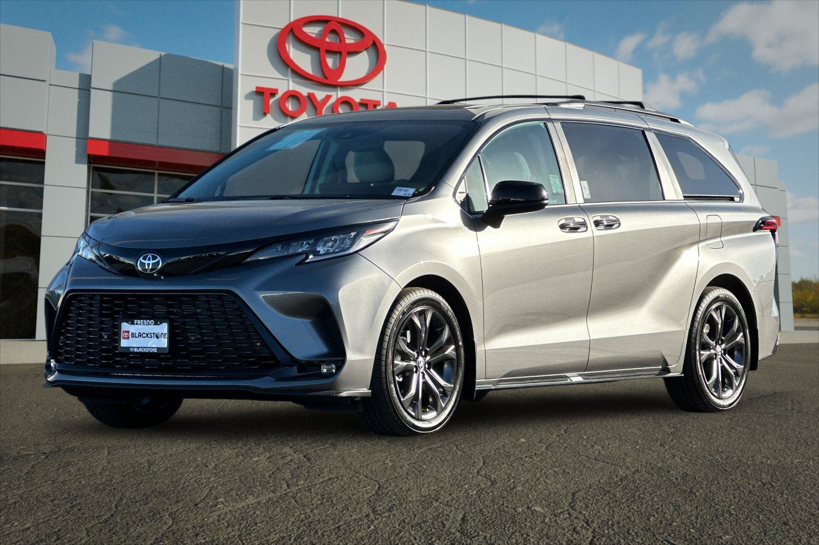 Certified 2026 Toyota Sienna XSE FWD image 7