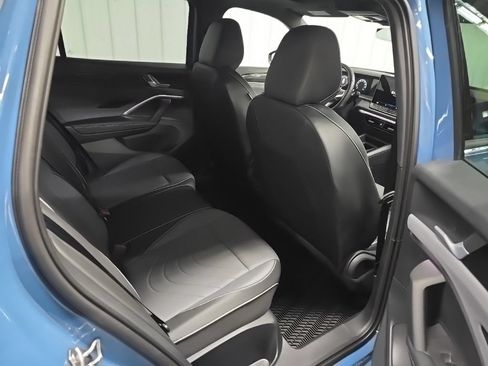 Used 2025 Volkswagen Tiguan SE R-Line AWD/4WD image 20