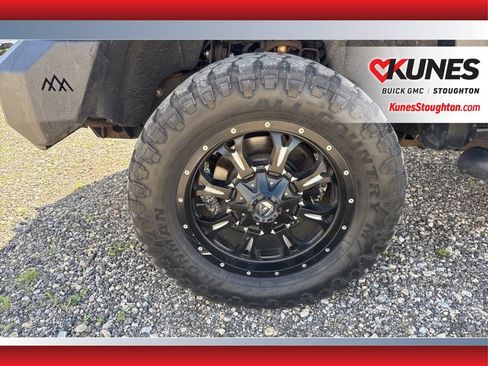 Used 2018 GMC Sierra 2500 SLT w/ Duramax Plus Package AWD/4WD image 19