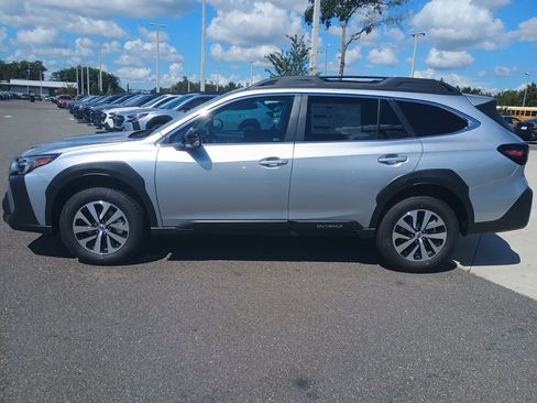 New 2025 Subaru Outback Premium image 3