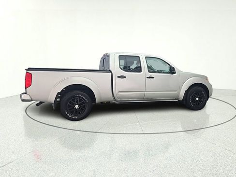Used 2018 Nissan Frontier SV AWD/4WD image 4