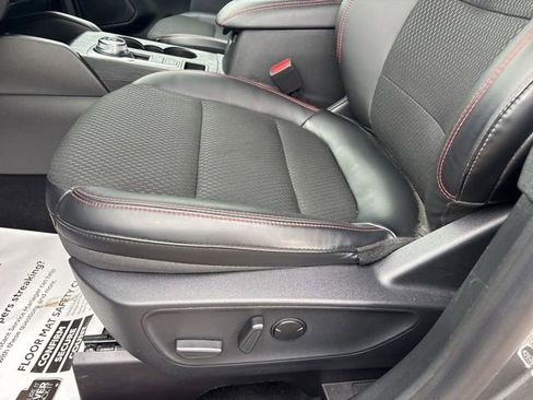 Used 2025 Ford Escape ST-Line w/ Tech Pack #1 image 9