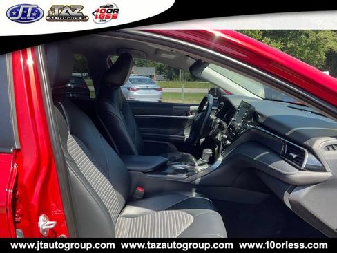 Used 2022 Toyota Camry SE FWD image 13