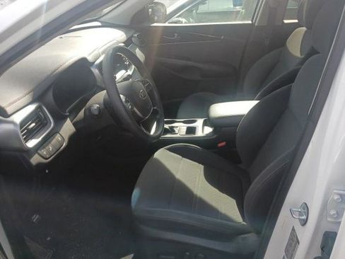 Used 2019 Kia Sorento AWD V6 image 5