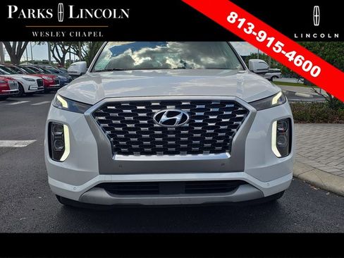 Used 2022 Hyundai Palisade Limited FWD image 2